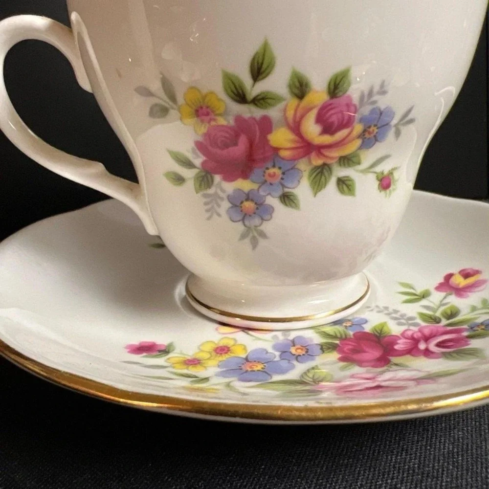 Vintage Queen Anne Bone‎ China Pink Roses Teacup And Saucer #329